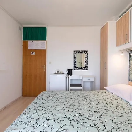 & Ivica Gasthuis Krk Town