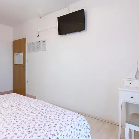 Guest house & Ivica